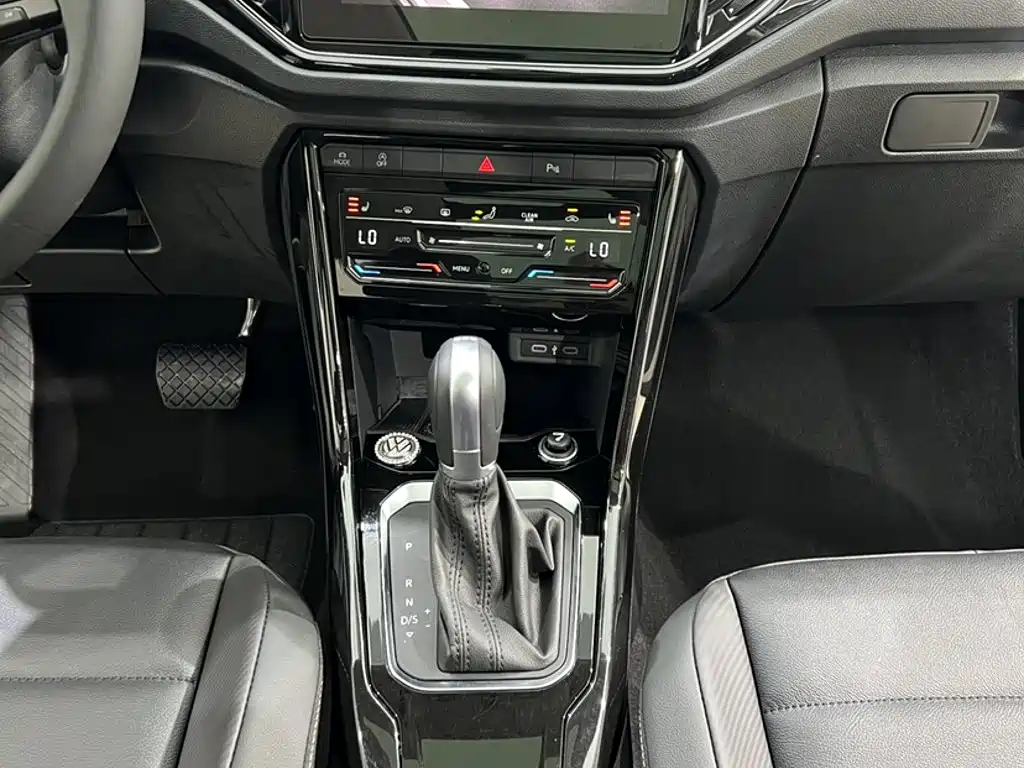 Volkswagen T-Roc 2022 — фото 16