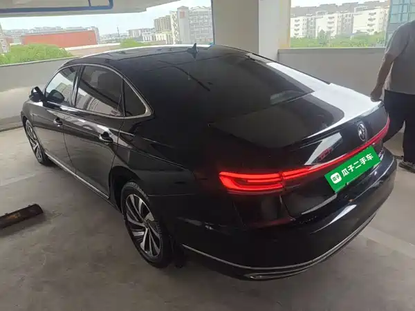 Volkswagen Passat Plug-In Hybrid 2022