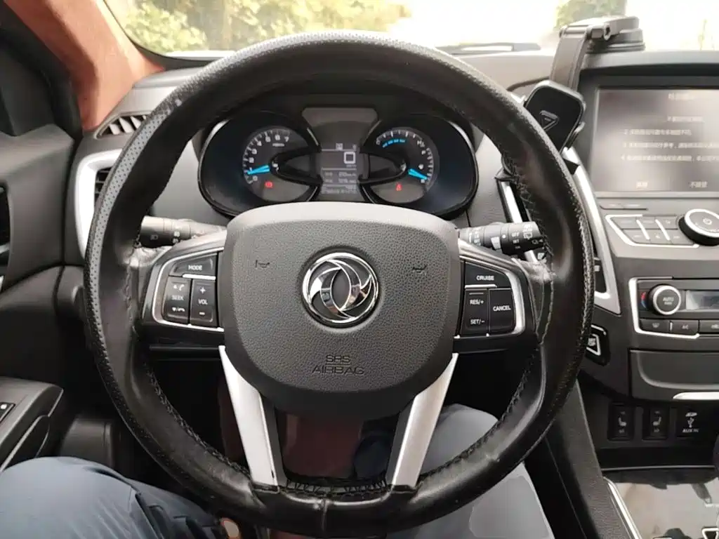 Dongfeng Fengshen AX7 2016 — фото 11