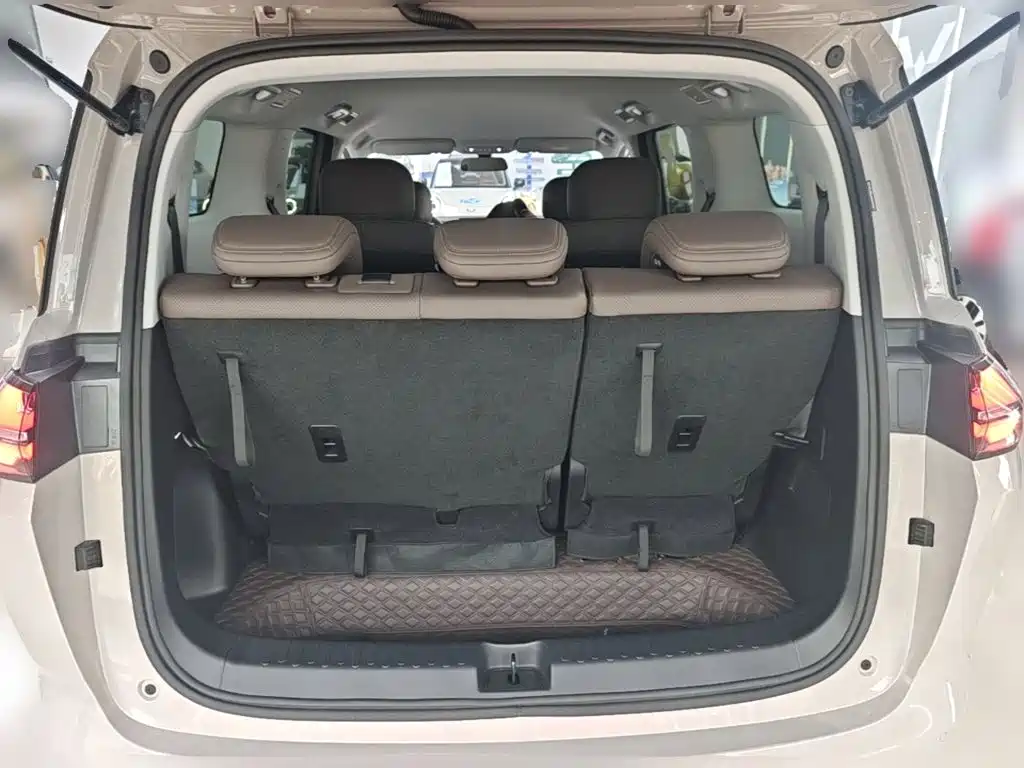 Wuling Starlight 730 EV 2025 — фото 16