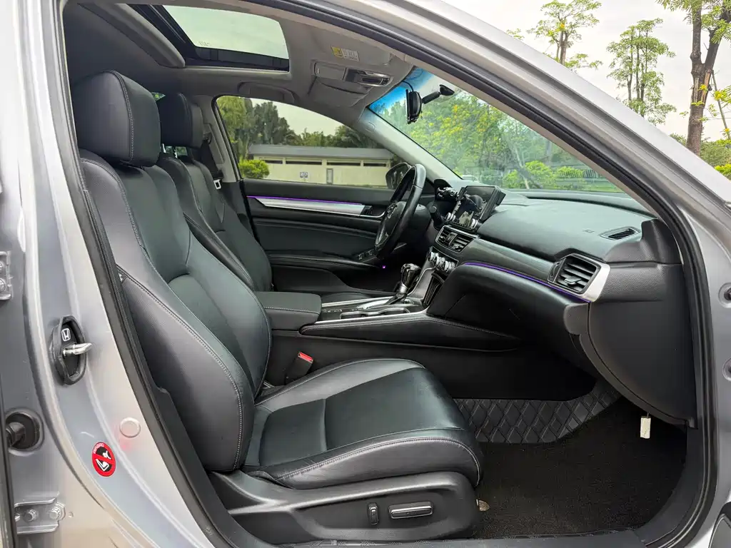 Honda Accord 2019 — фото 10