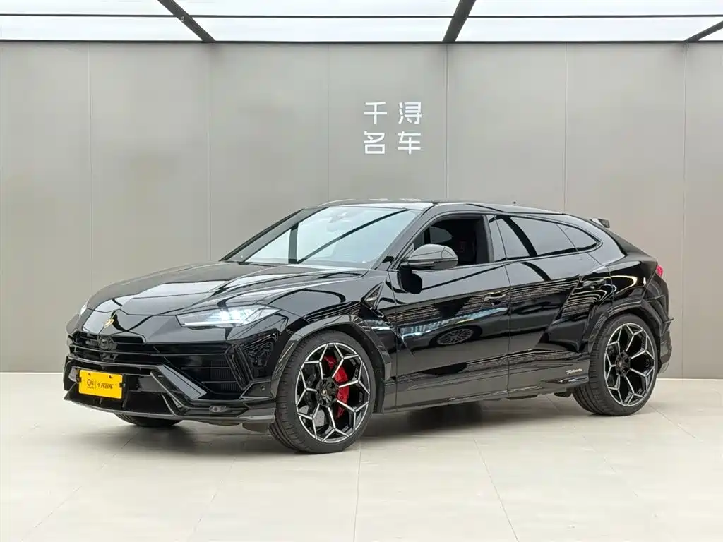 Lamborghini Urus 2023 — фото 1