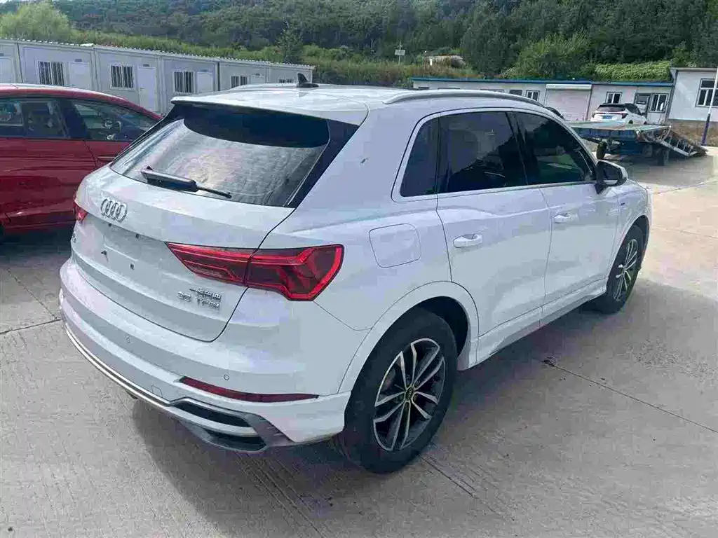 Audi Q3 2022 — фото 9