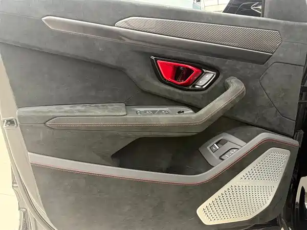 Lamborghini Urus 2023