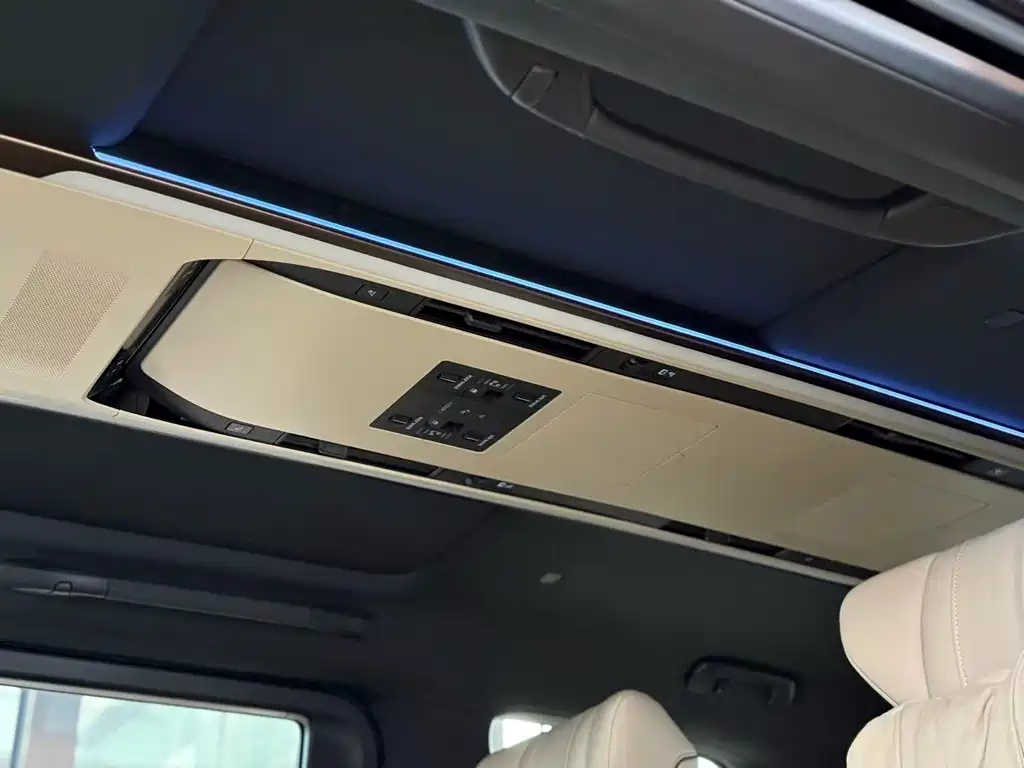 Toyota Alphard 2025 — фото 17