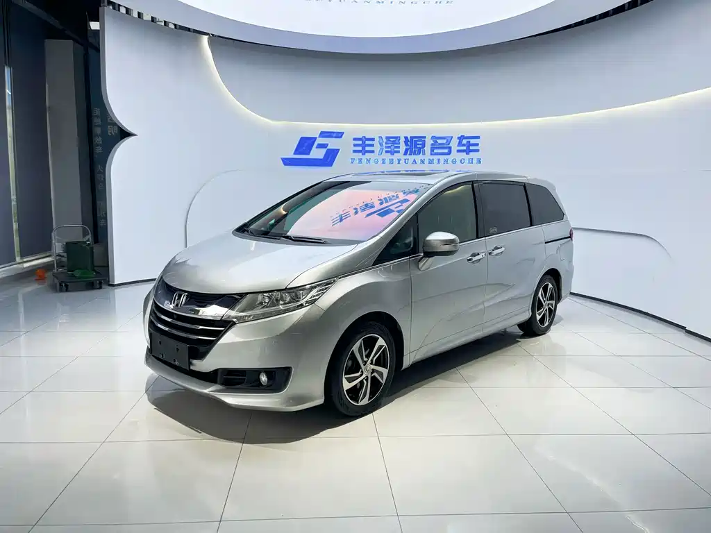 Honda Odyssey 2015 — фото 1
