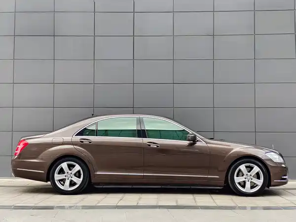 Mercedes-Benz S-Class 2010