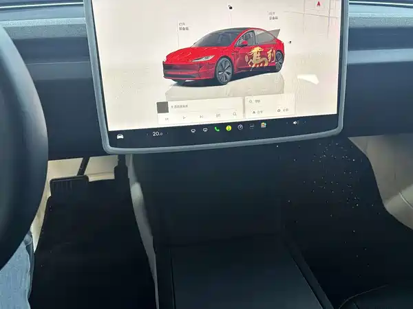 Tesla Model 3 2024