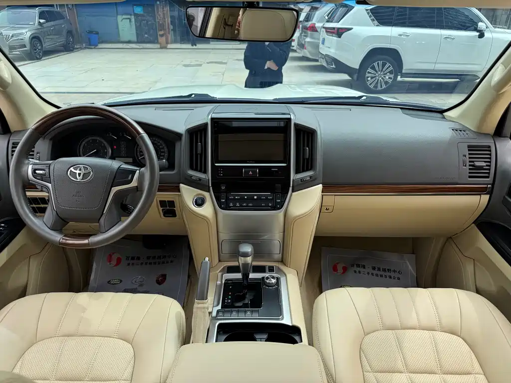 Toyota Land Cruiser 2016 — фото 10