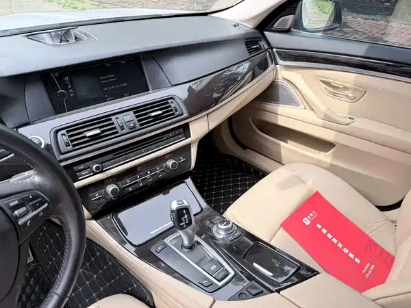 BMW 5 Series 2011