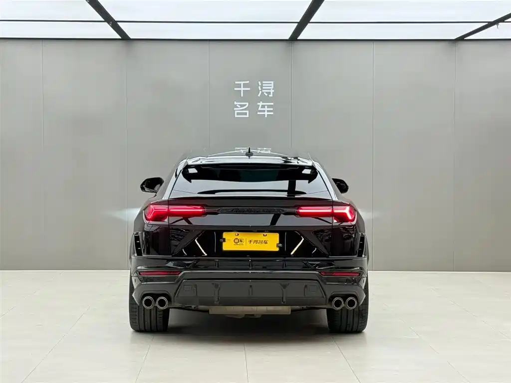 Lamborghini Urus 2023 — фото 16