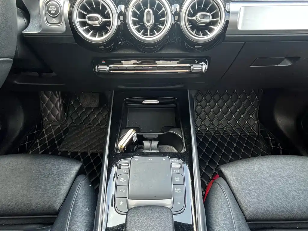 Mercedes-Benz GLB 2021 — фото 17
