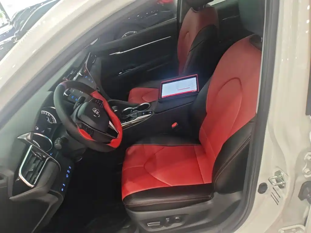 Toyota Camry 2020 — фото 15