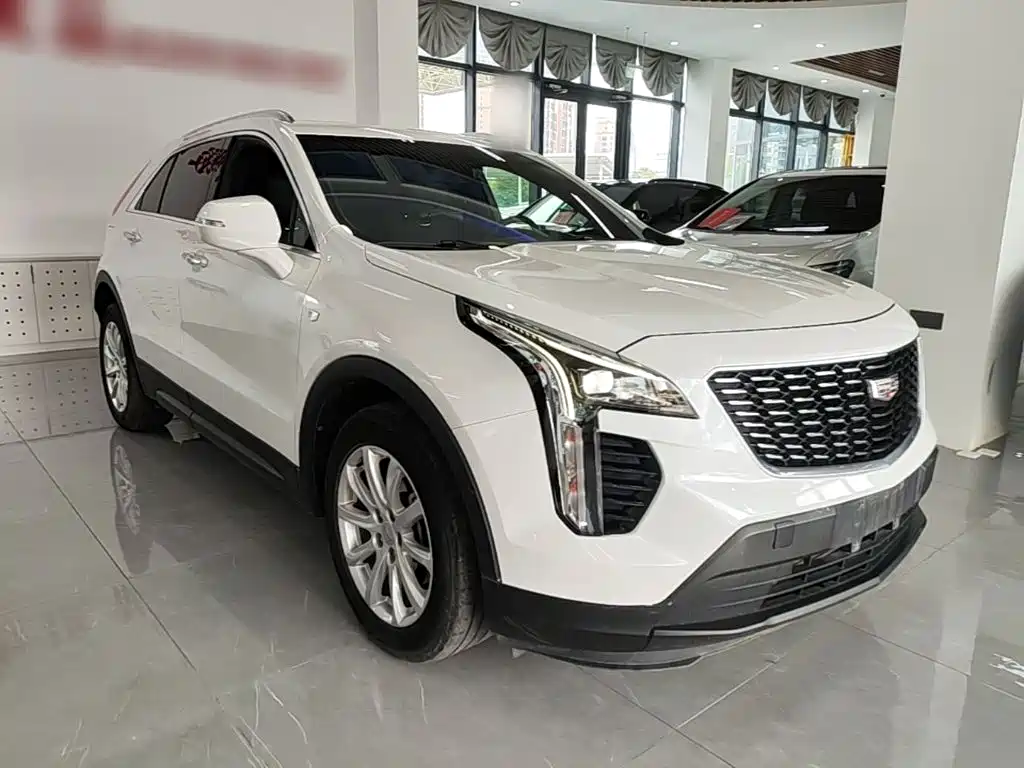 Cadillac XT4 2023 — фото 4