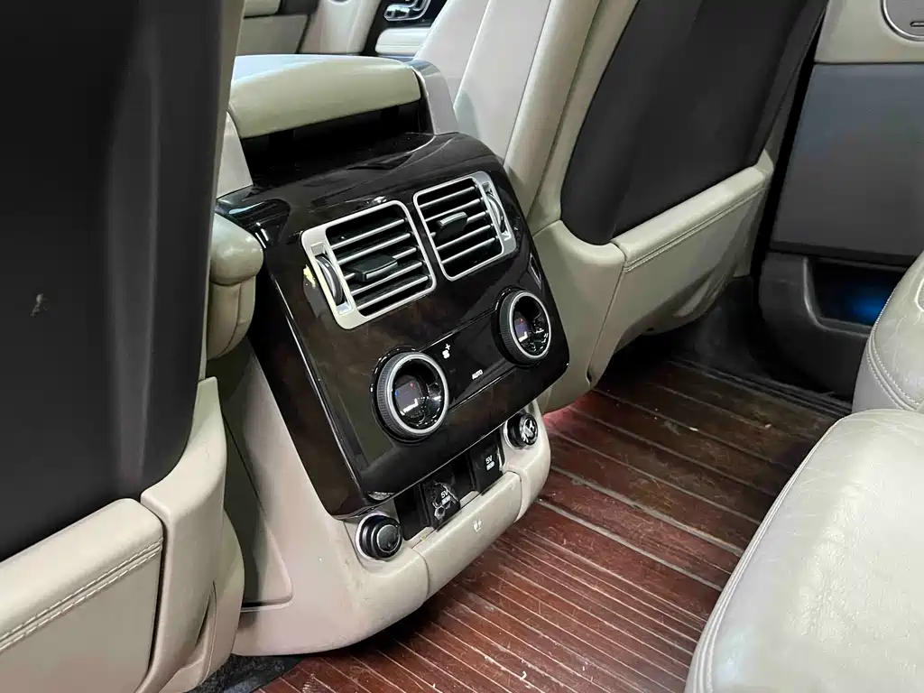 Land Rover Range Rover 2018 — фото 14