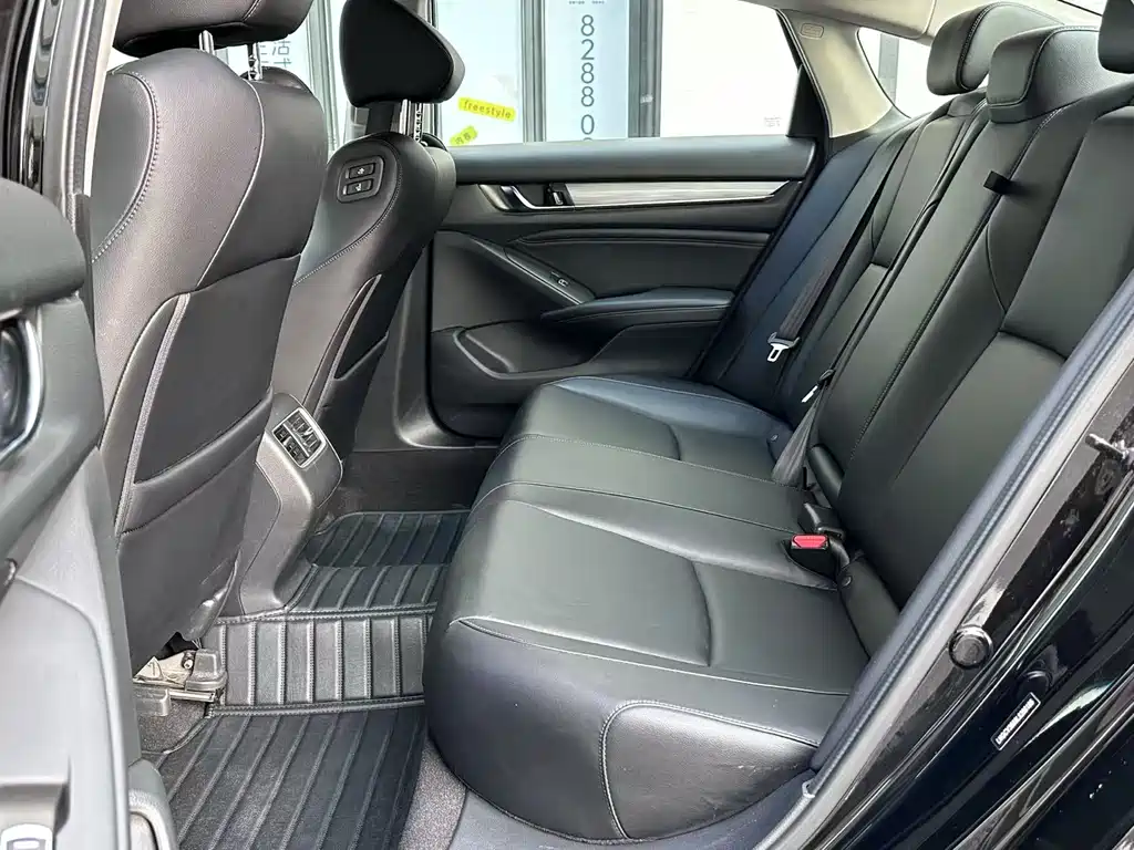 Honda Accord 2020 — фото 11