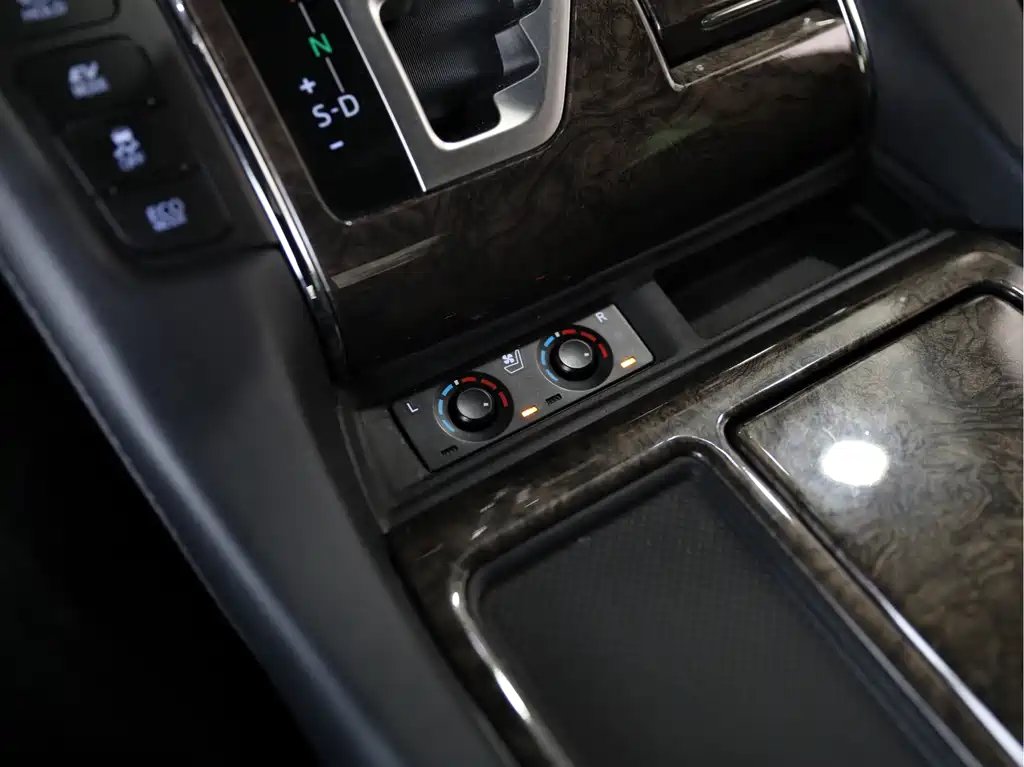 Toyota Alphard 2021 — фото 11