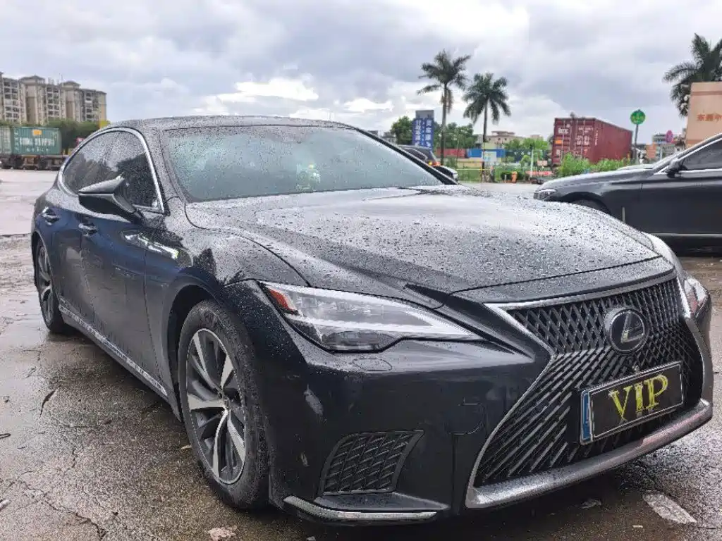 Lexus LS 2023