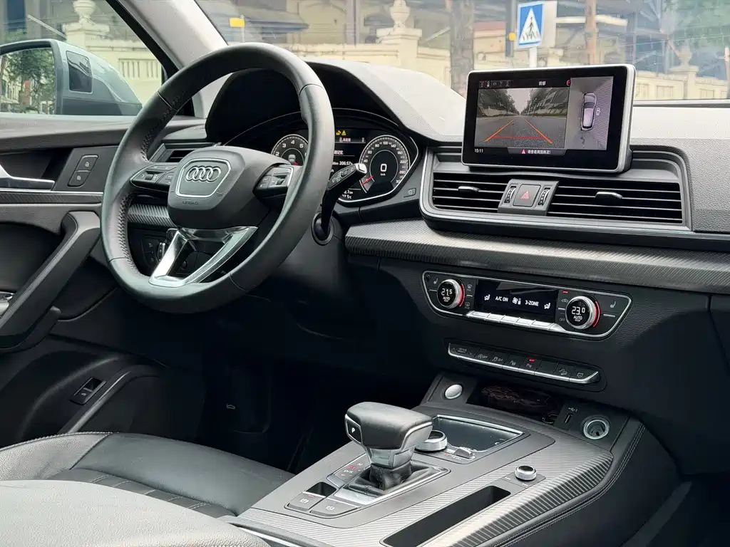 Audi Q5L 2021 — фото 7