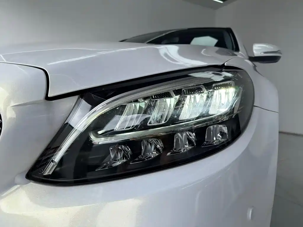Mercedes-Benz C-Class 2020