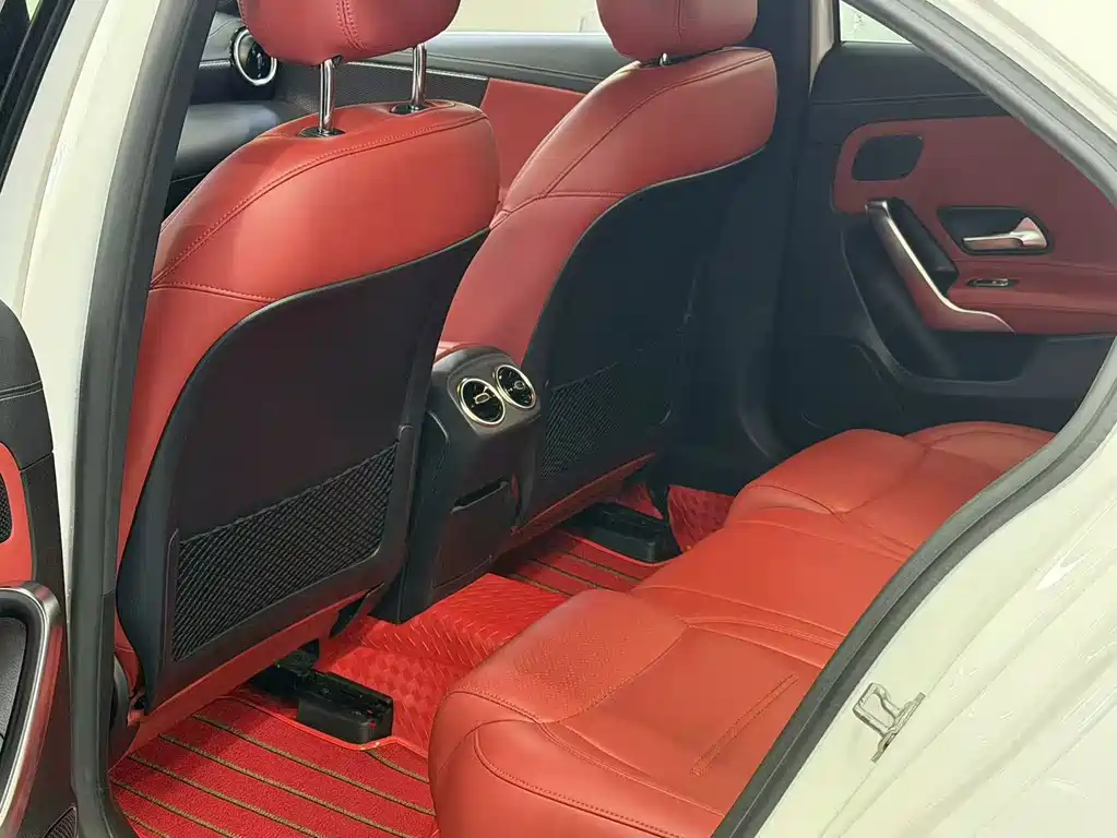 Mercedes-Benz A-Class 2019 — фото 8