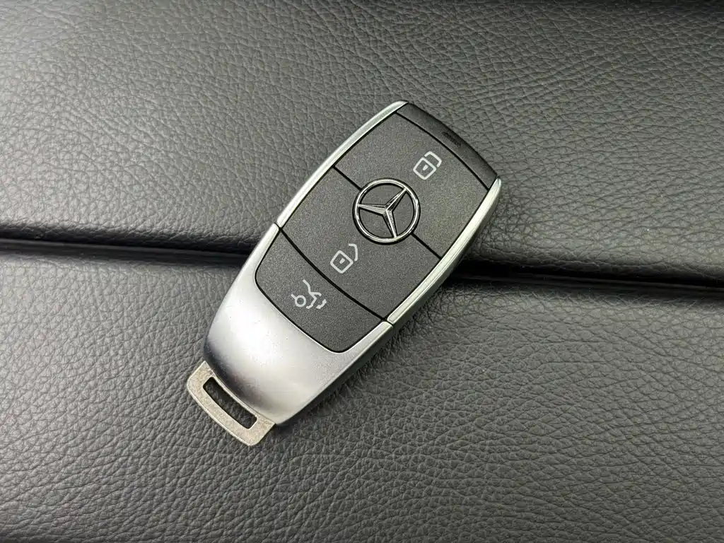 Mercedes-Benz EQB 2023 — фото 11