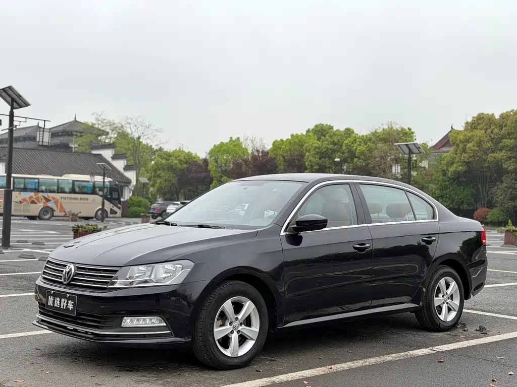 Volkswagen Lavida 2017 — фото 3