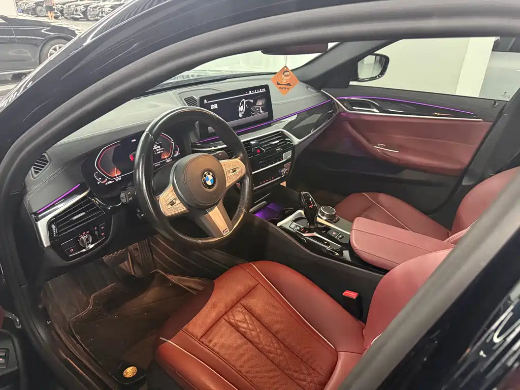 BMW 5 Series 2023 — фото 16