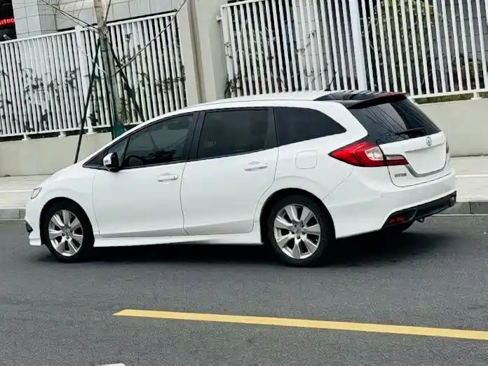 Honda Jade 2015 — фото 3