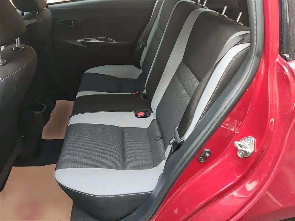 Toyota Yaris L 2021 — фото 17