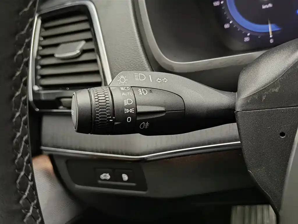 Volvo XC90 PHEV 2023 — фото 21
