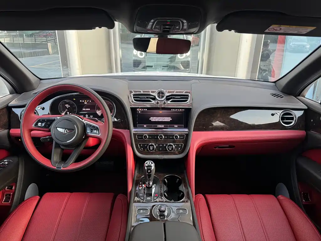 Bentley Bentayga 2021 — фото 12