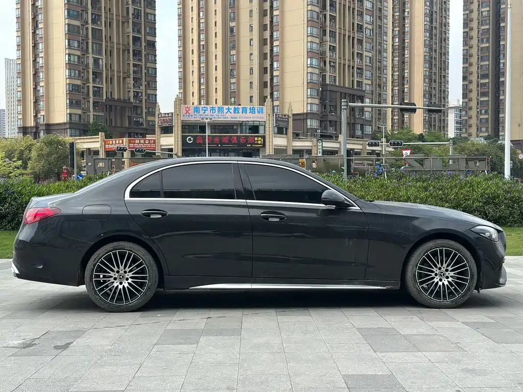 Mercedes-Benz C-Class 2023 — фото 17
