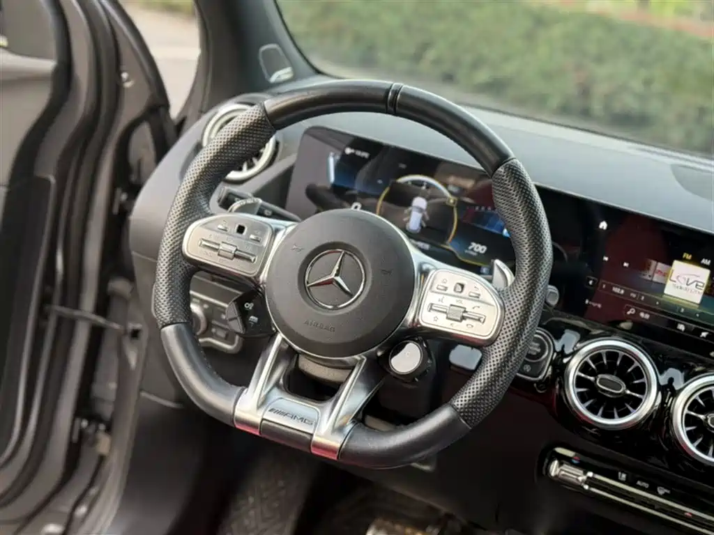 Mercedes-Benz GLA AMG 2023 — фото 25