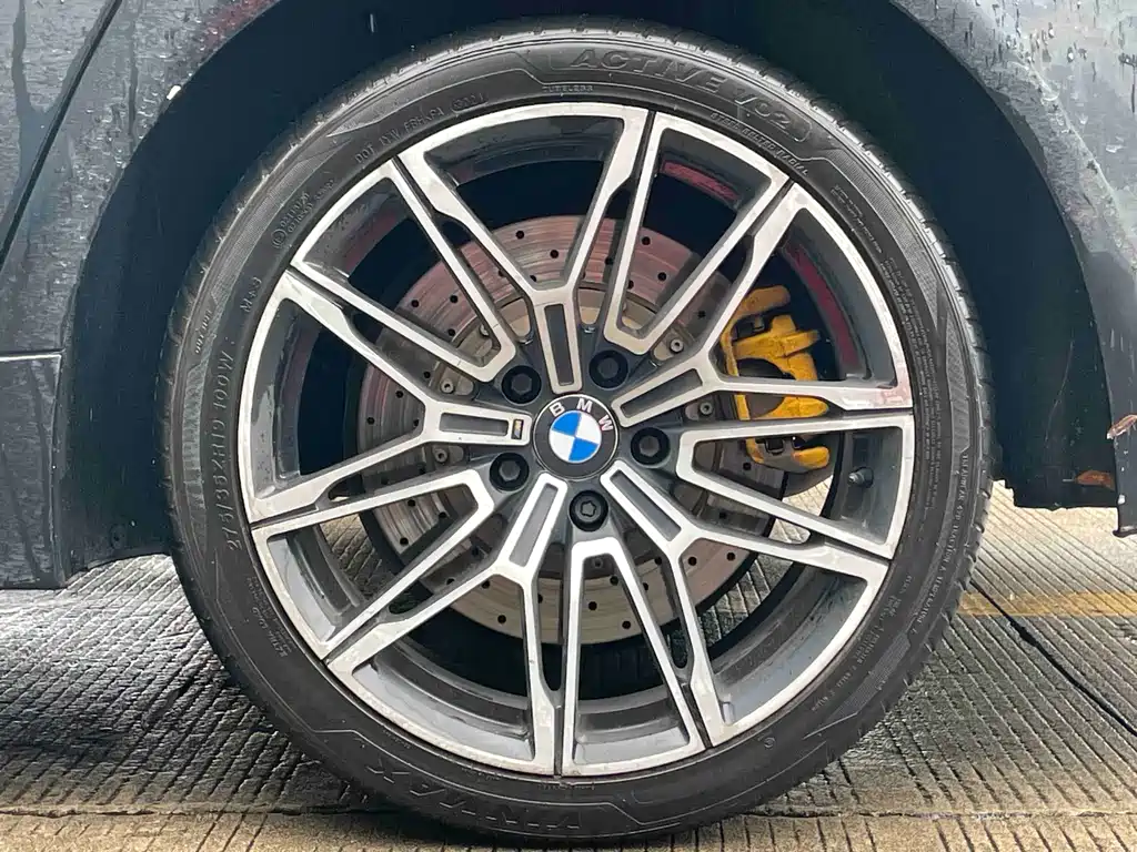 BMW 5 Series 2012 — фото 12