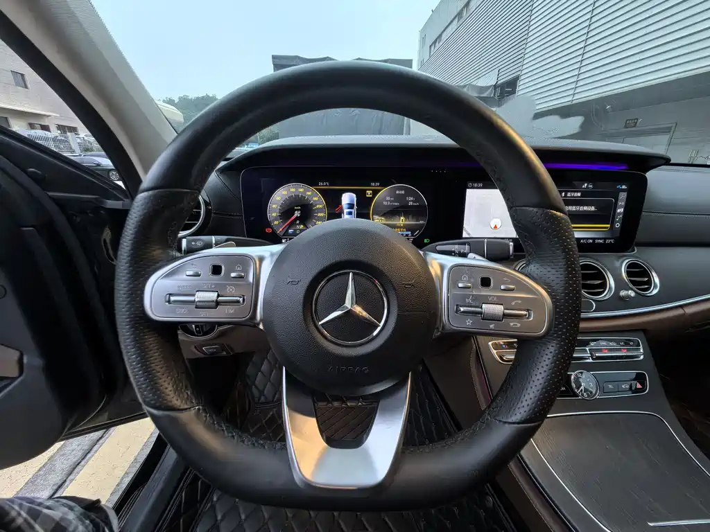 Mercedes-Benz E-Class 2020 — фото 13