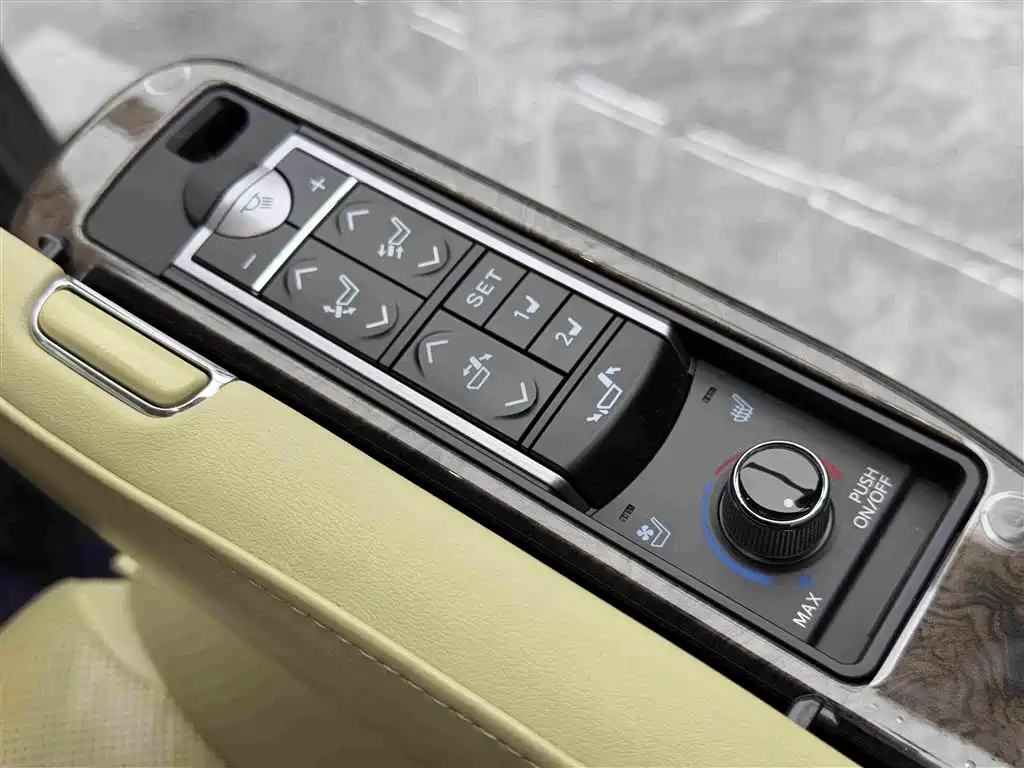 Toyota Vellfire 2022 — фото 15