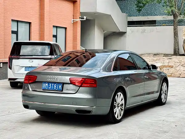 Audi A8 2013