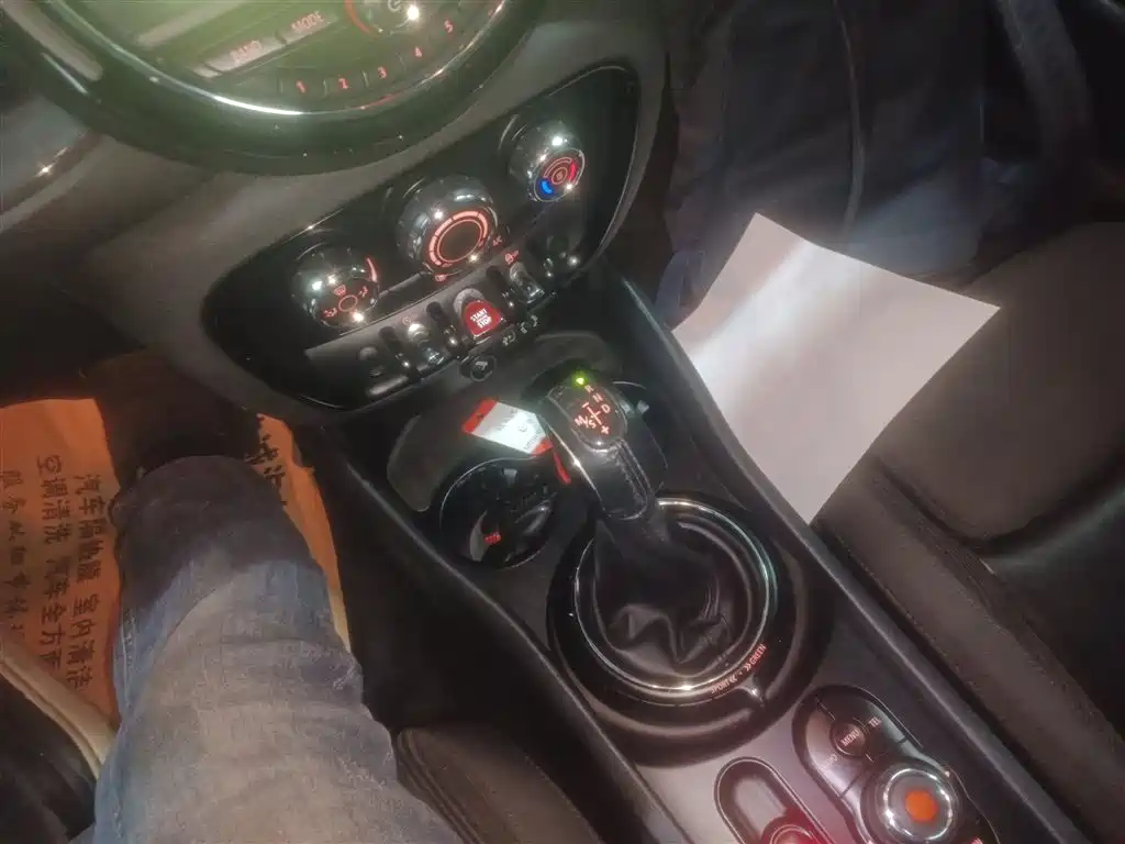 MINI Clubman 2016 — фото 12