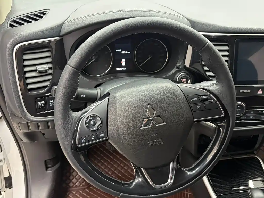 Mitsubishi Outlander 2022 — фото 10