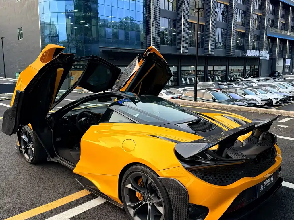 McLaren 720S 2020 — фото 2