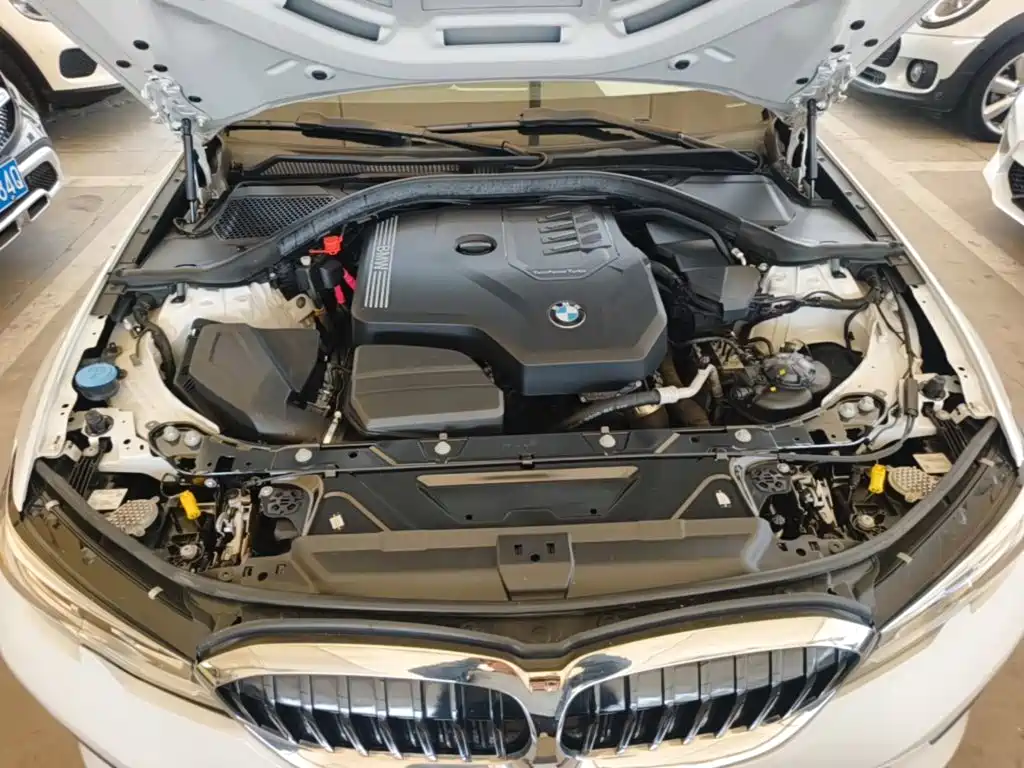 BMW 3 Series 2022 — фото 16