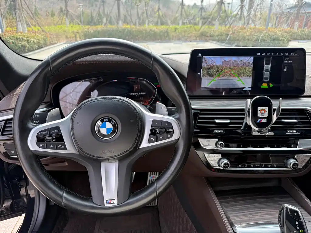 BMW 5 Series 2022 — фото 17