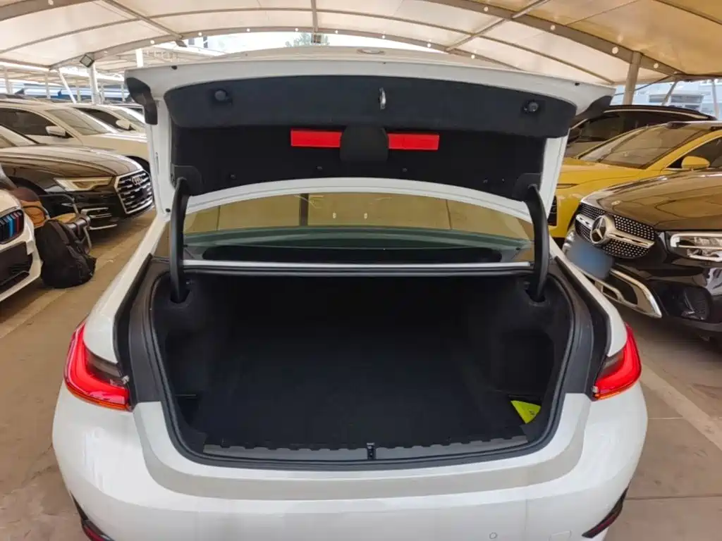 BMW 3 Series 2022 — фото 15
