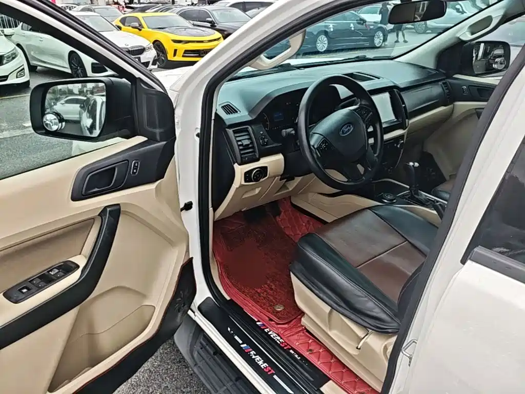 Ford Everest 2018 — фото 16