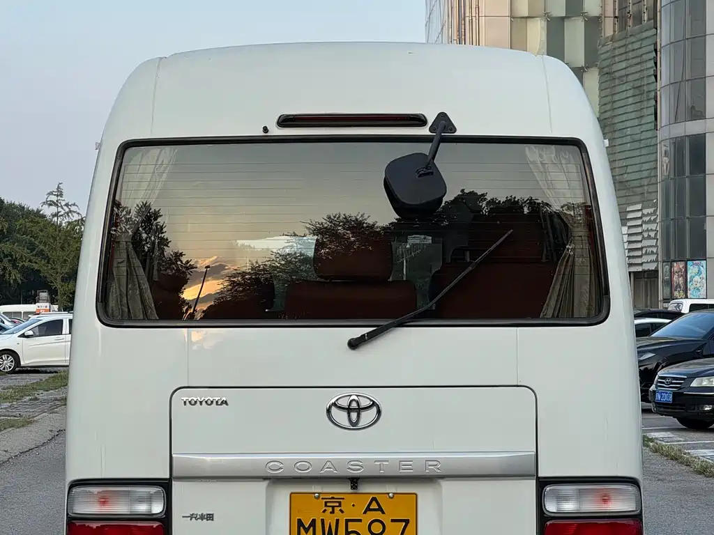 Toyota Coaster 2015 — фото 4