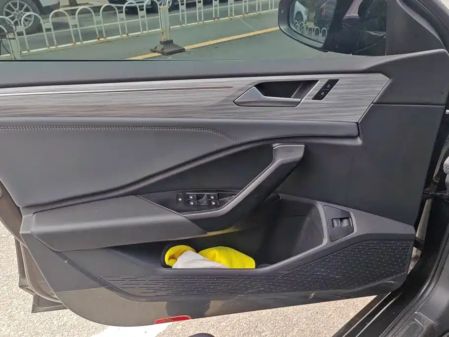 Volkswagen Sagitar 2025