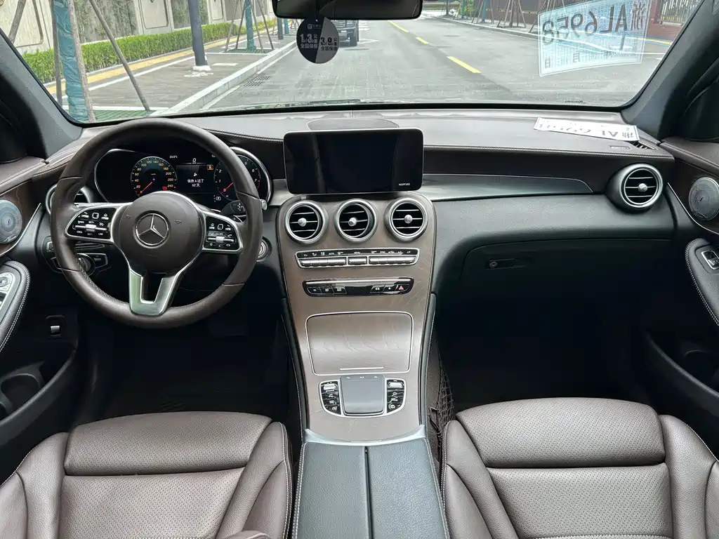 Mercedes-Benz GLC 2019 — фото 10