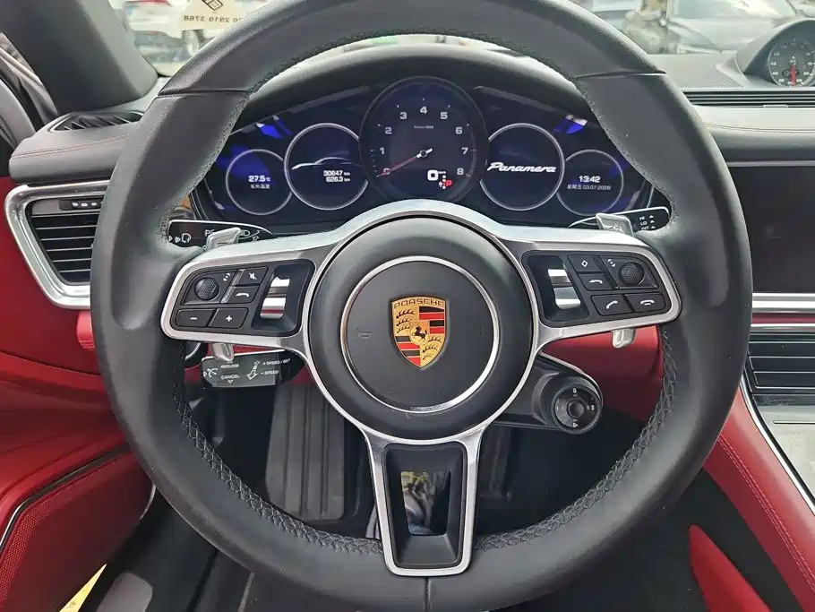 Porsche Panamera 2019 — фото 15
