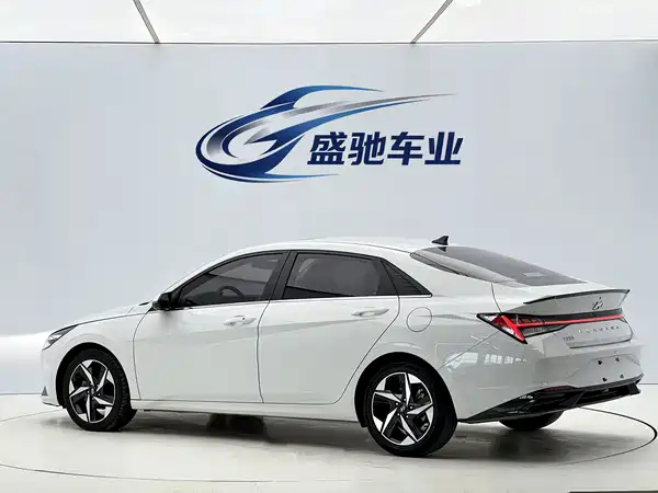 Hyundai Elantra 2023